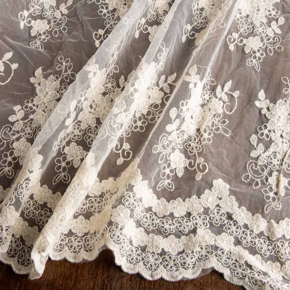 Tul Bordado Romanov - Ribes y Casals