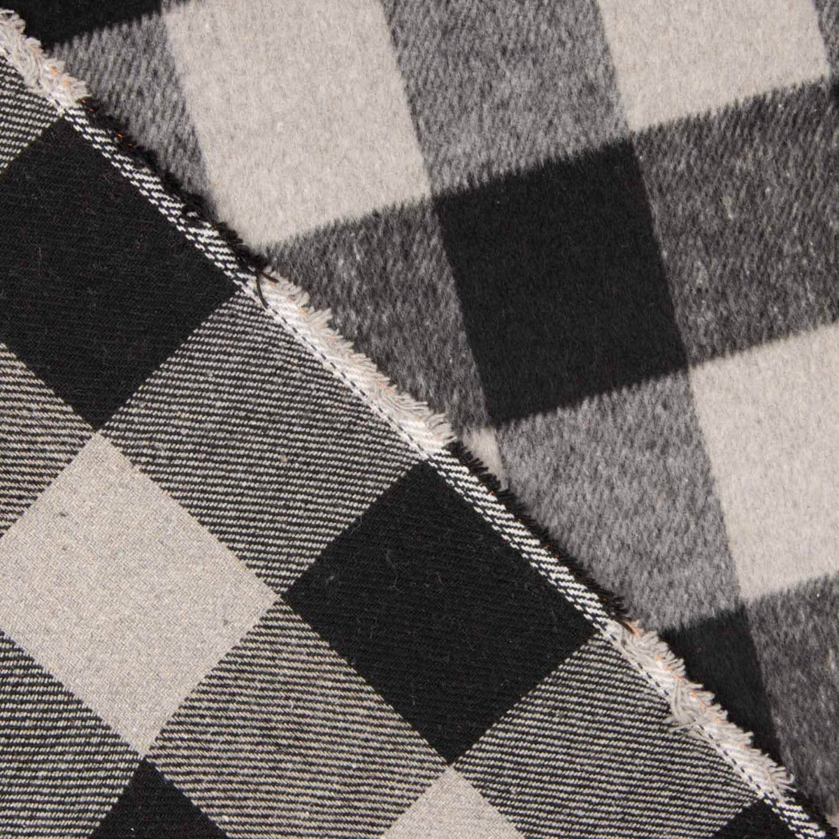 Mouflon Xadrez Preto e Branco - Ribes y Casals