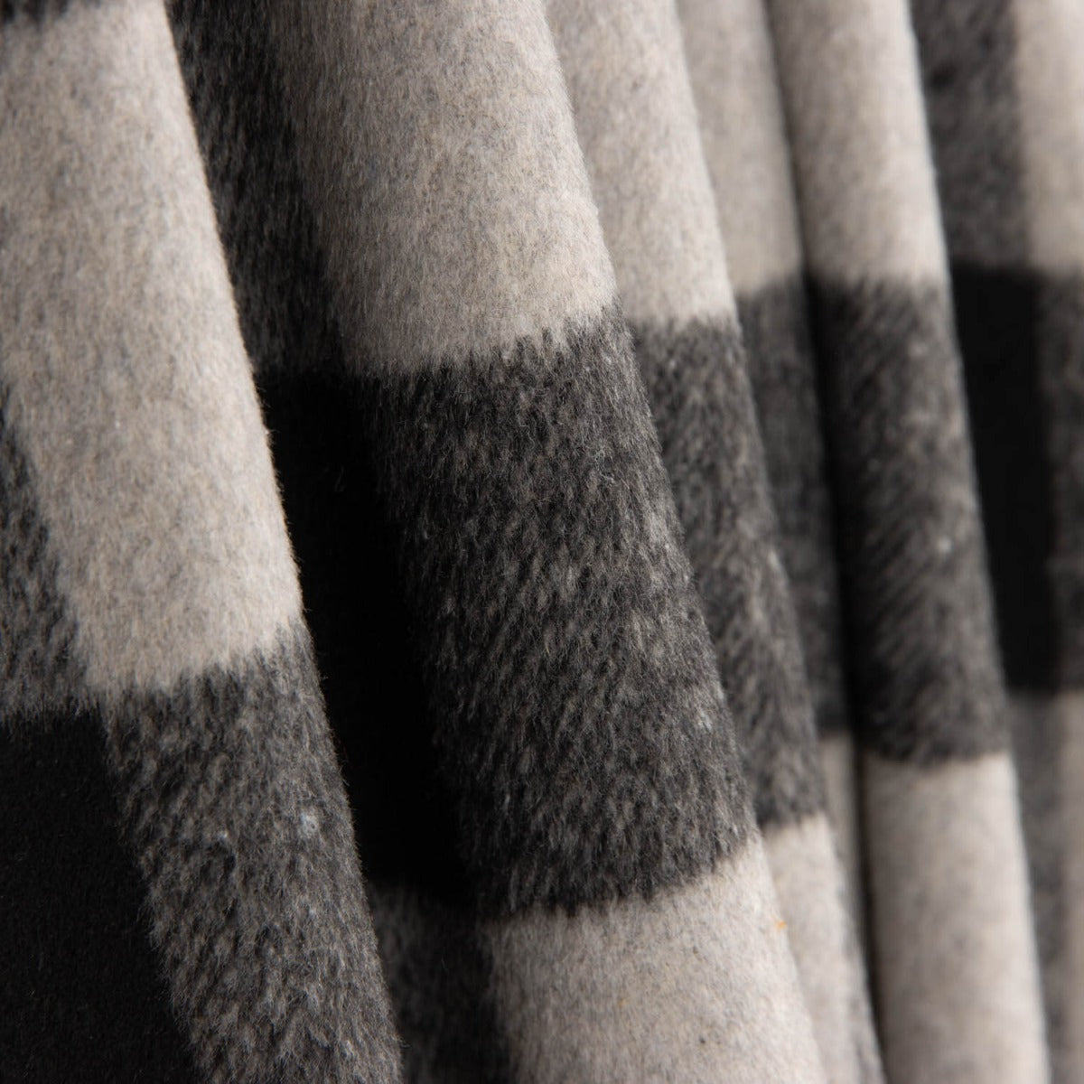 Mouflon Xadrez Preto e Branco - Ribes y Casals