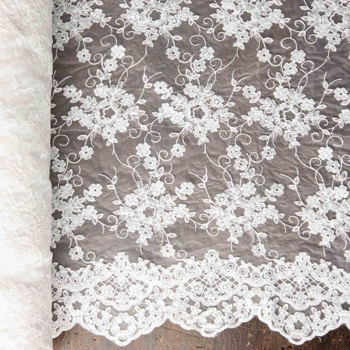 Tule Bordado Floral Alba - Ribes y Casals