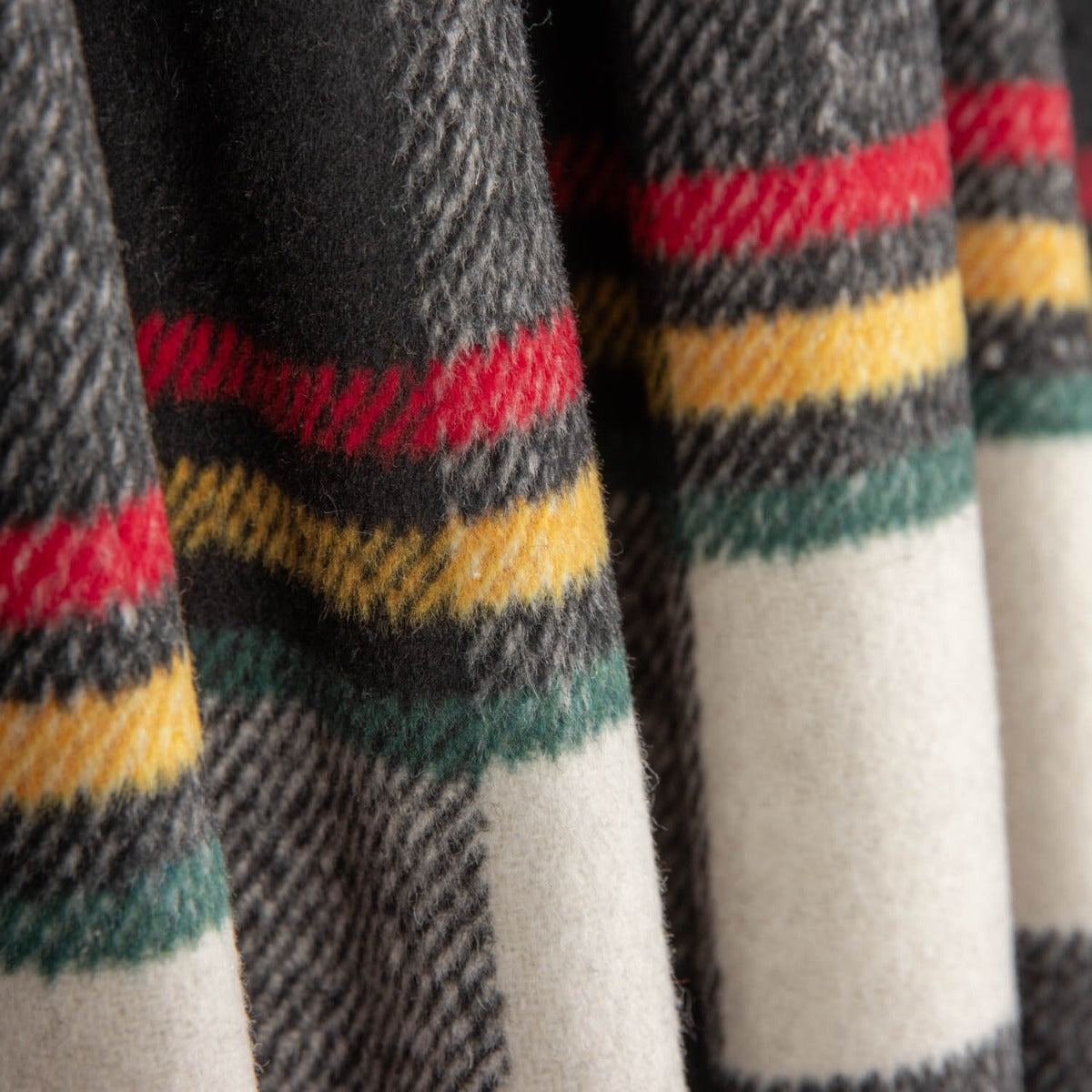 Mouflon Xadrez Tartan Preto, Branco e Vermelho - Ribes y Casals