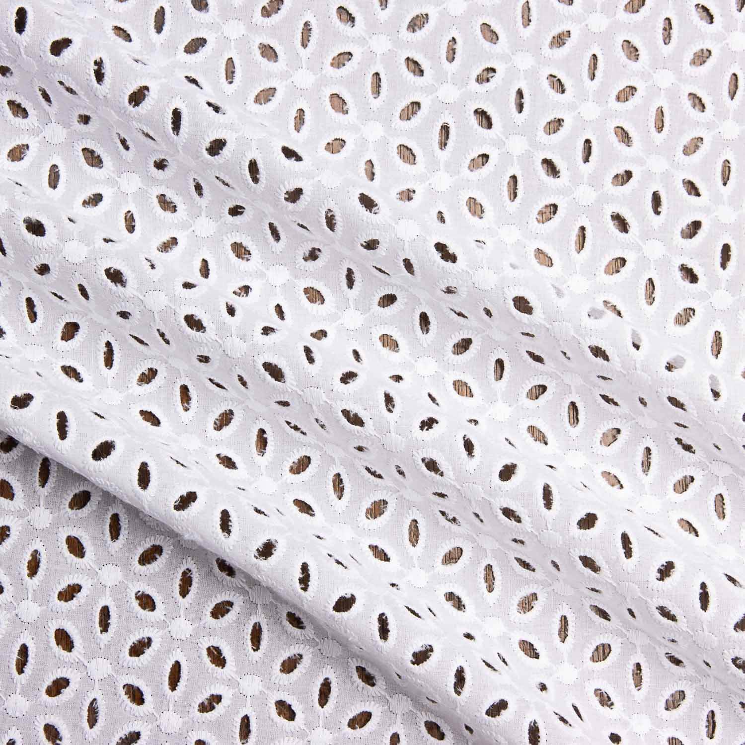 Bordado suíço flor pétala branca natural - Ribes y Casals