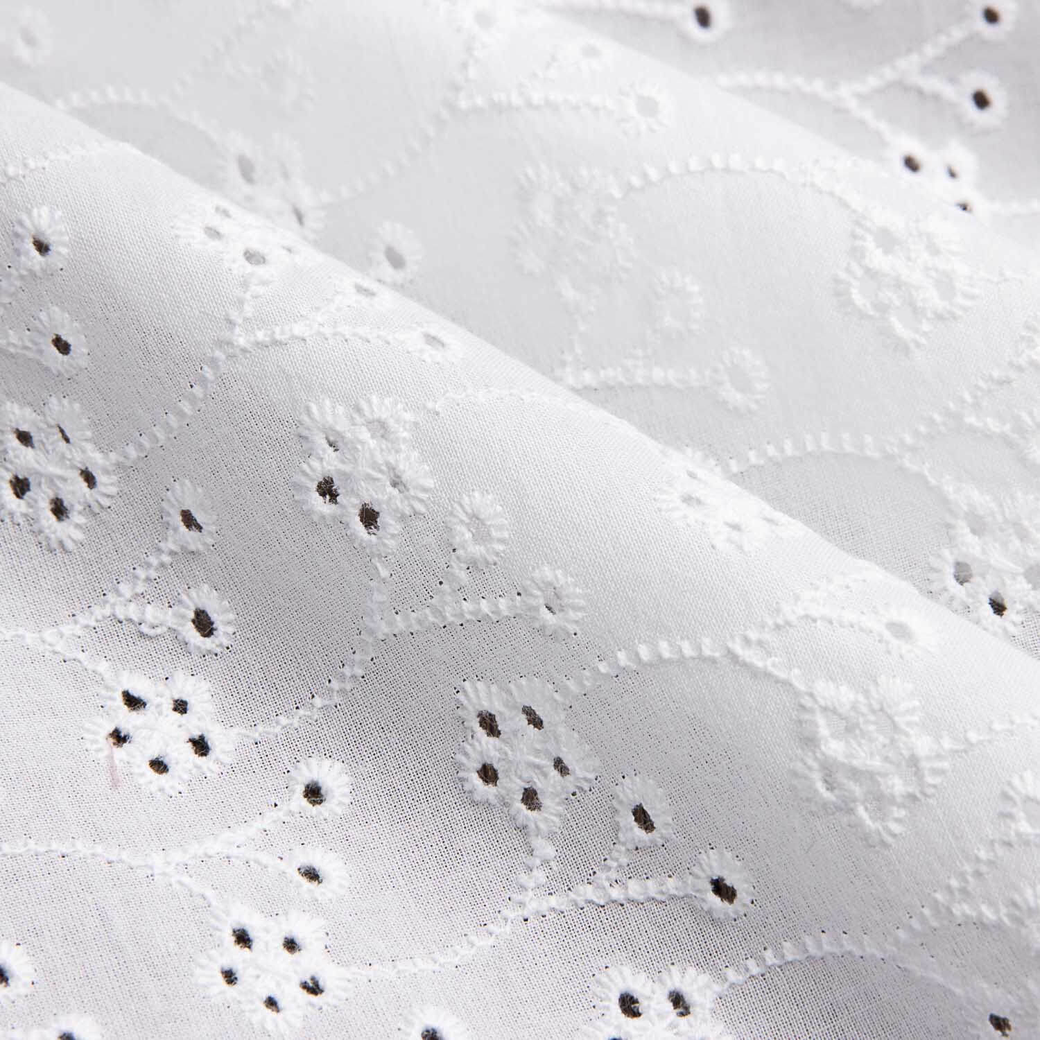 Bordado suíço flor trevo branco natural - Ribes y Casals