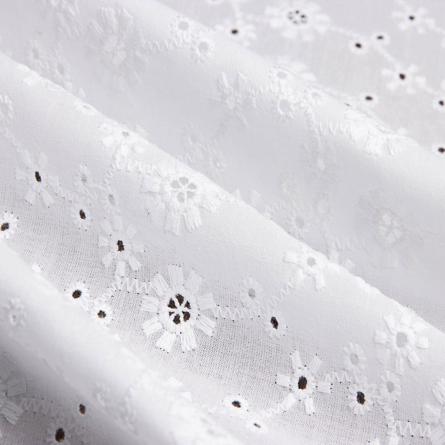 Bordado suíço flor campo branco natural - Ribes y Casals