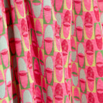 Crepe Leve Estampado Retro Coral e Verde - Ribes y Casals