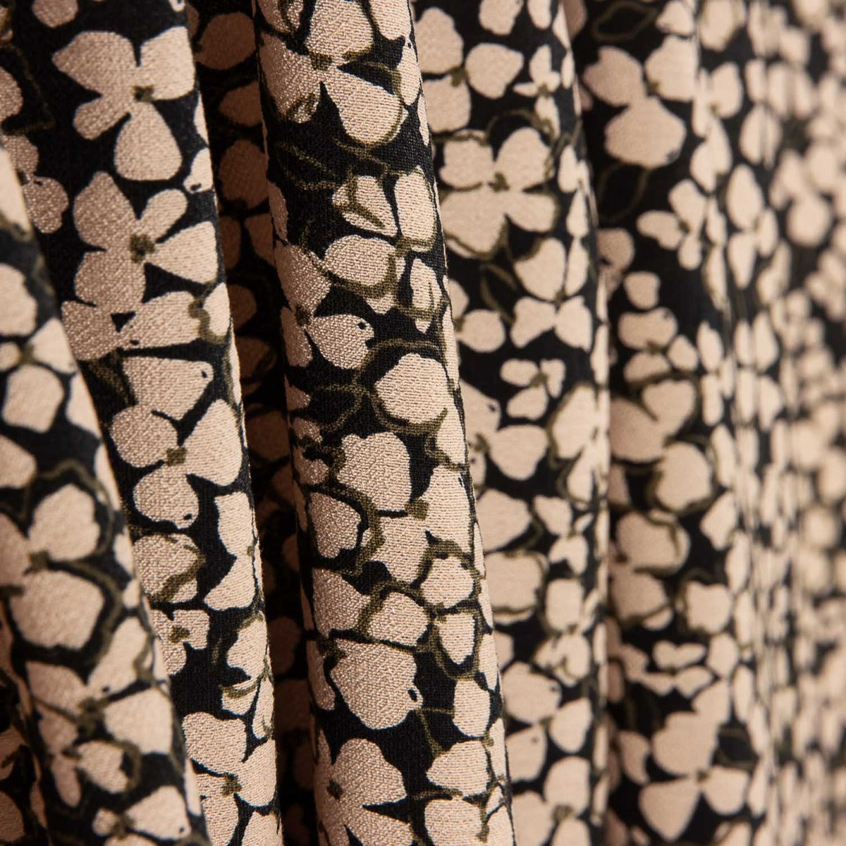 Crepe Viscose Floral Retro Bege - Ribes y Casals