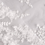 Vestido de Noiva em Tule Branco com Lantejoulas e Flores 3D Elegance - Ribes y Casals