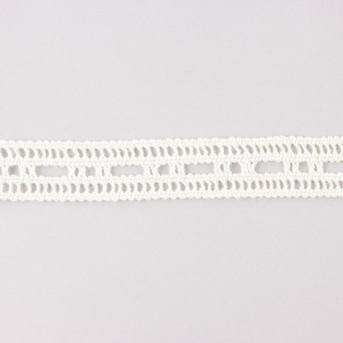 Renda 4665 Cru 18 - Ribes y Casals