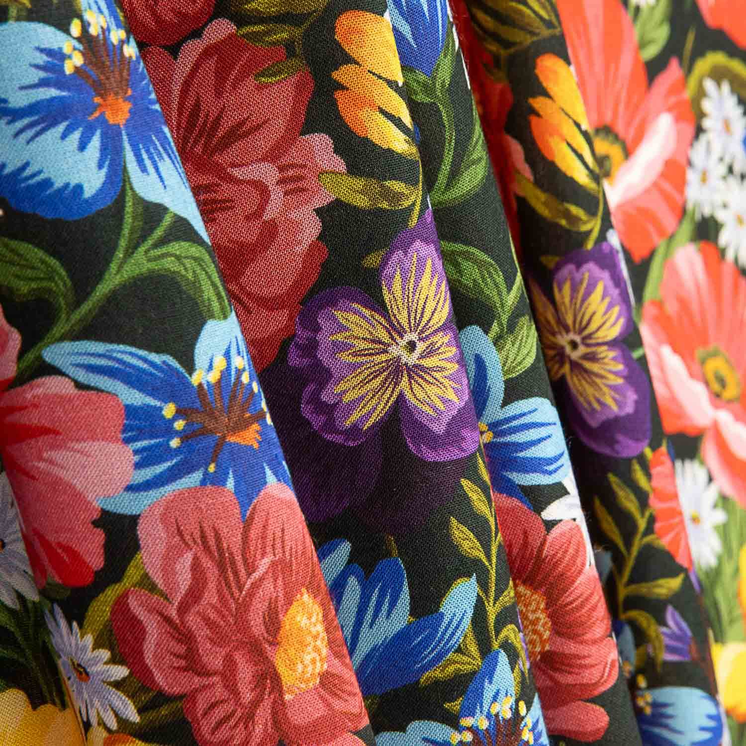 Viscose estampada com flores silvestres vibrantes - Ribes y Casals