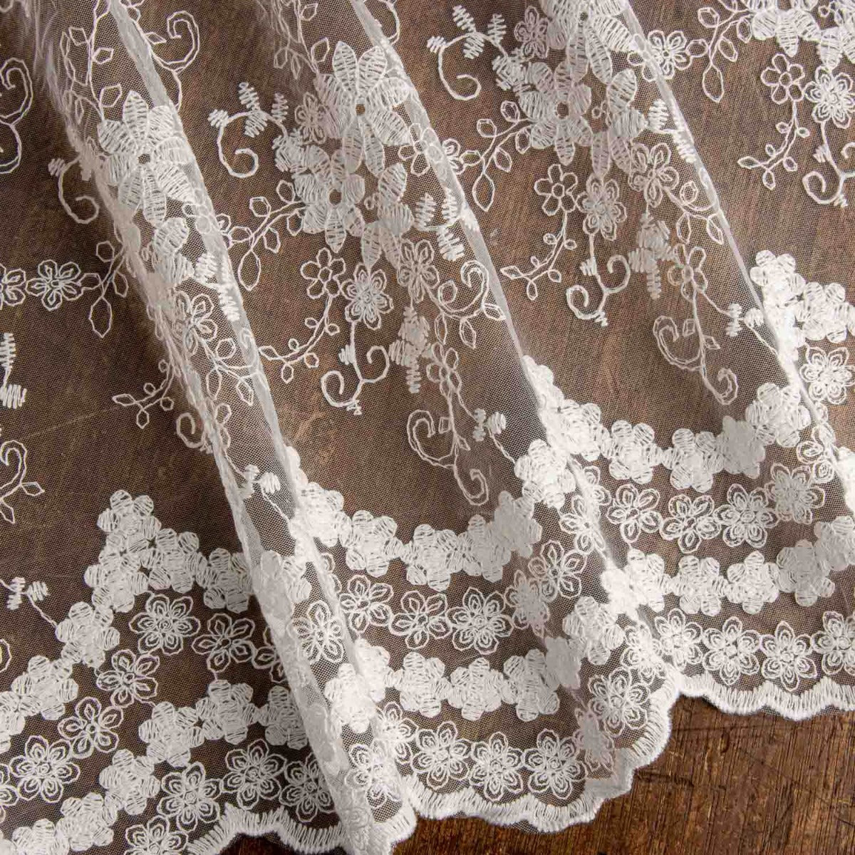 Tule Bordado Lisboa - Ribes y Casals