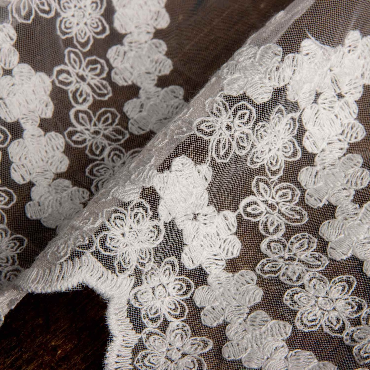 Tule Bordado Lisboa - Ribes y Casals