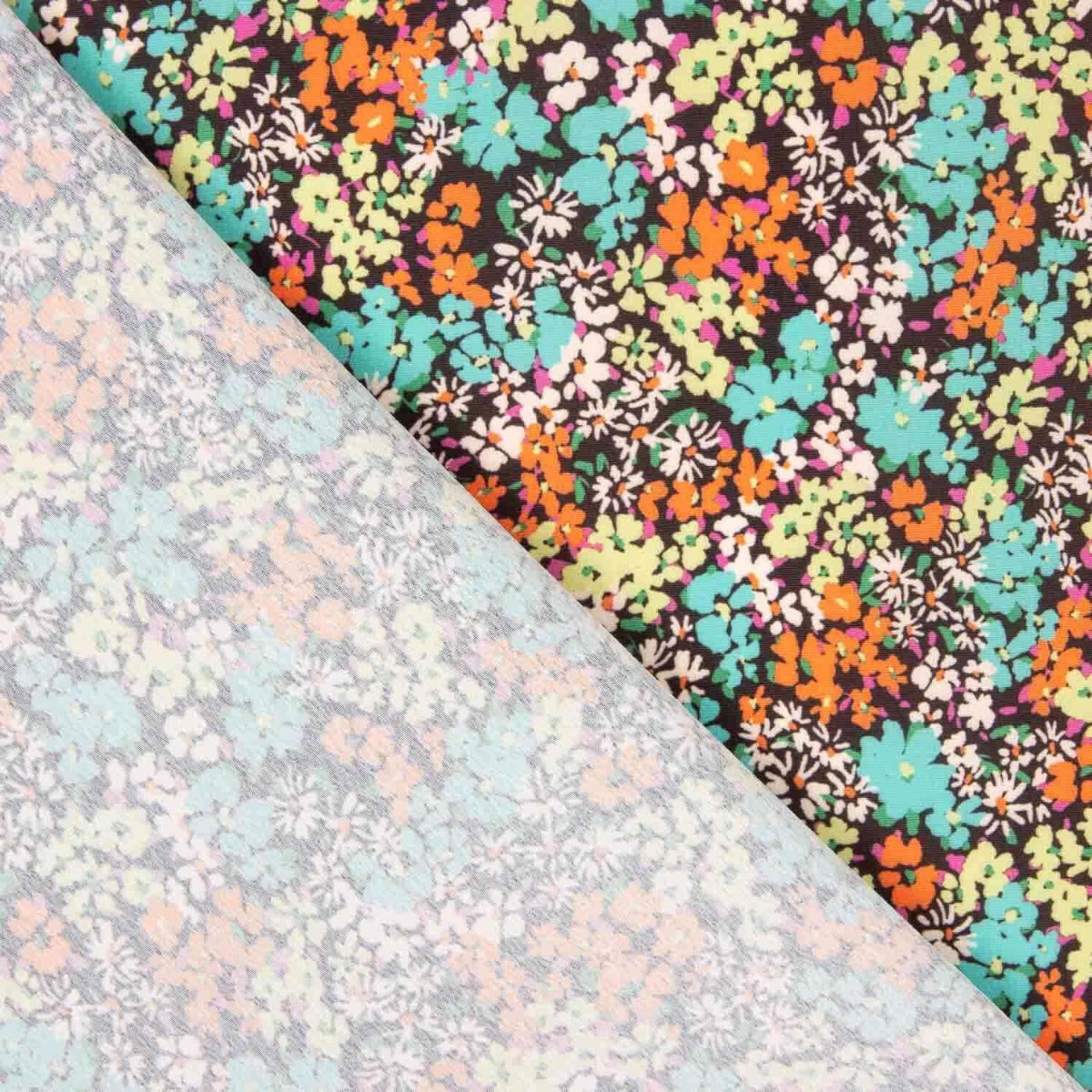 Crepe leve estampado floral Jungle Fúcsia - Ribes y Casals