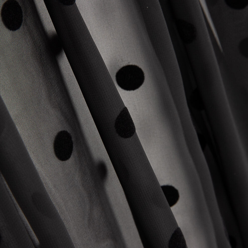 Chiffon Bolinhas Flocadas Preto - Ribes y Casals