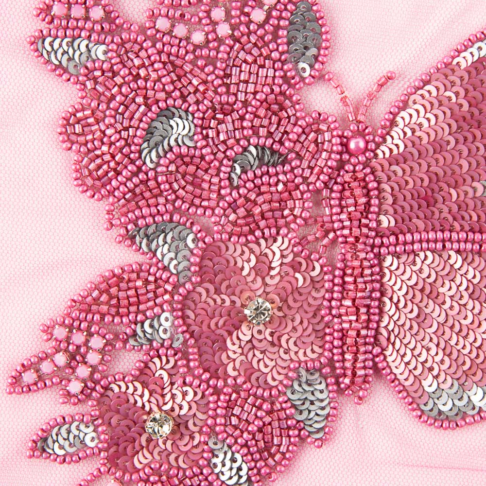 Aplicação Pedraria Maud Rosa - Ribes y Casals