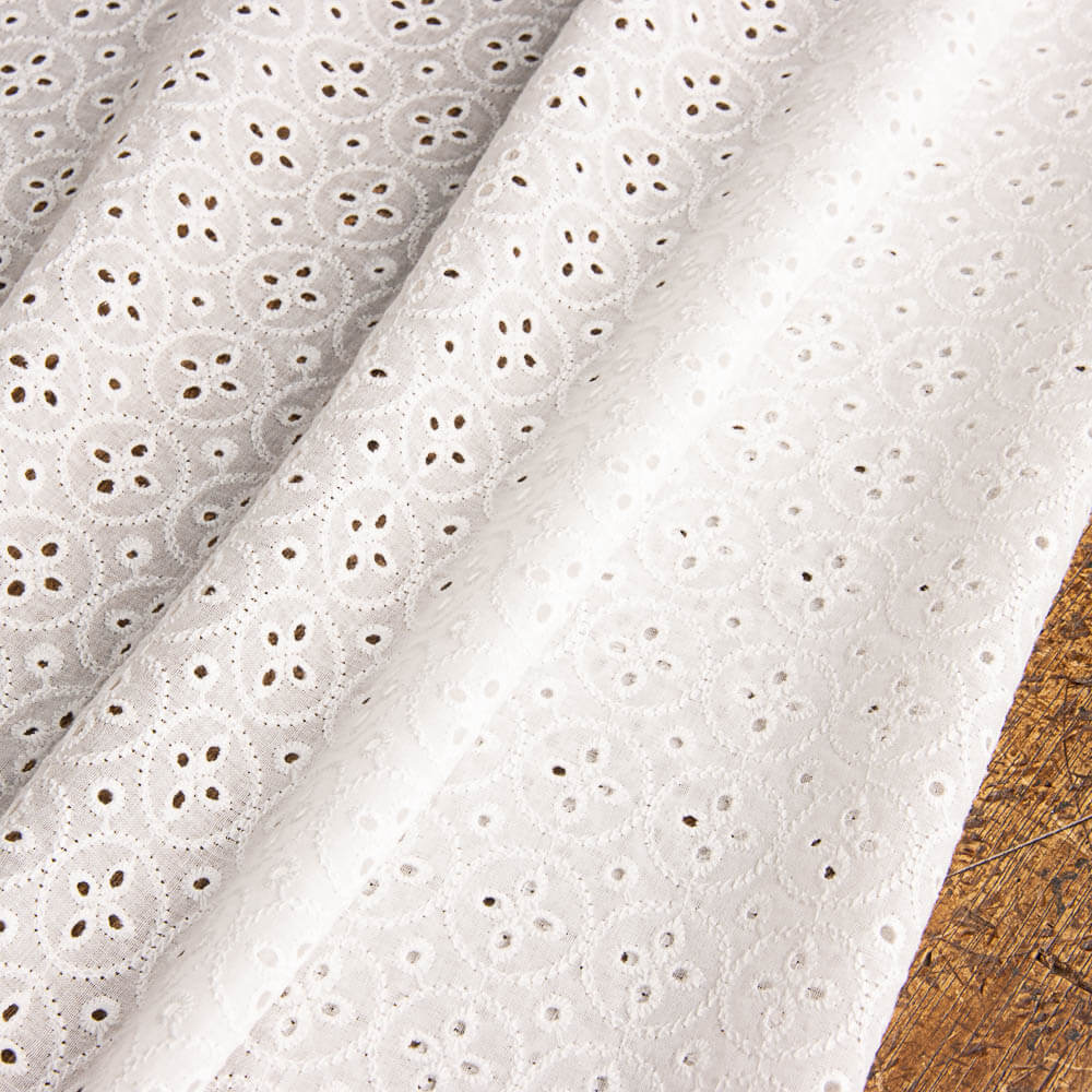 Bordado Suíço Círculos - Ribes y Casals