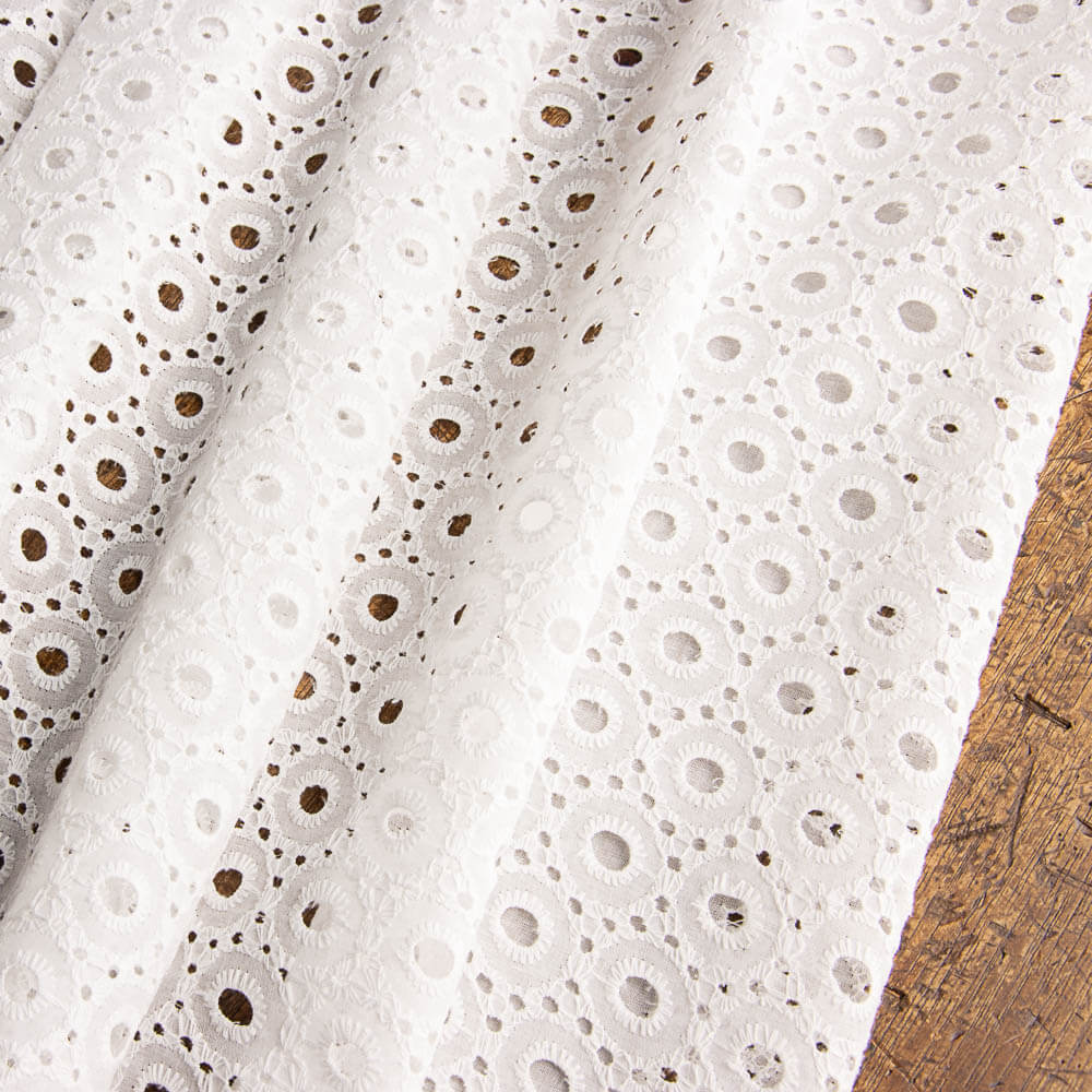 Bordado Suíço Maxi Círculos - Ribes y Casals