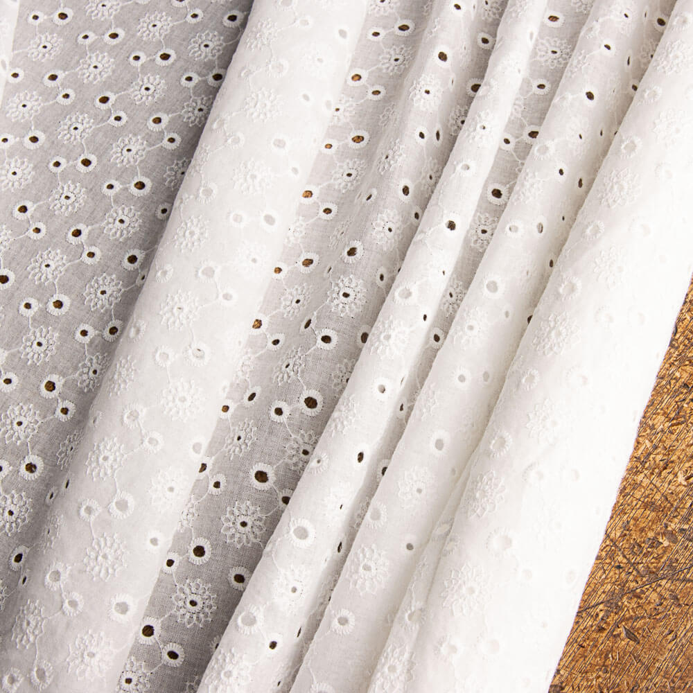 Bordado Suíço Mini Flor - Ribes y Casals