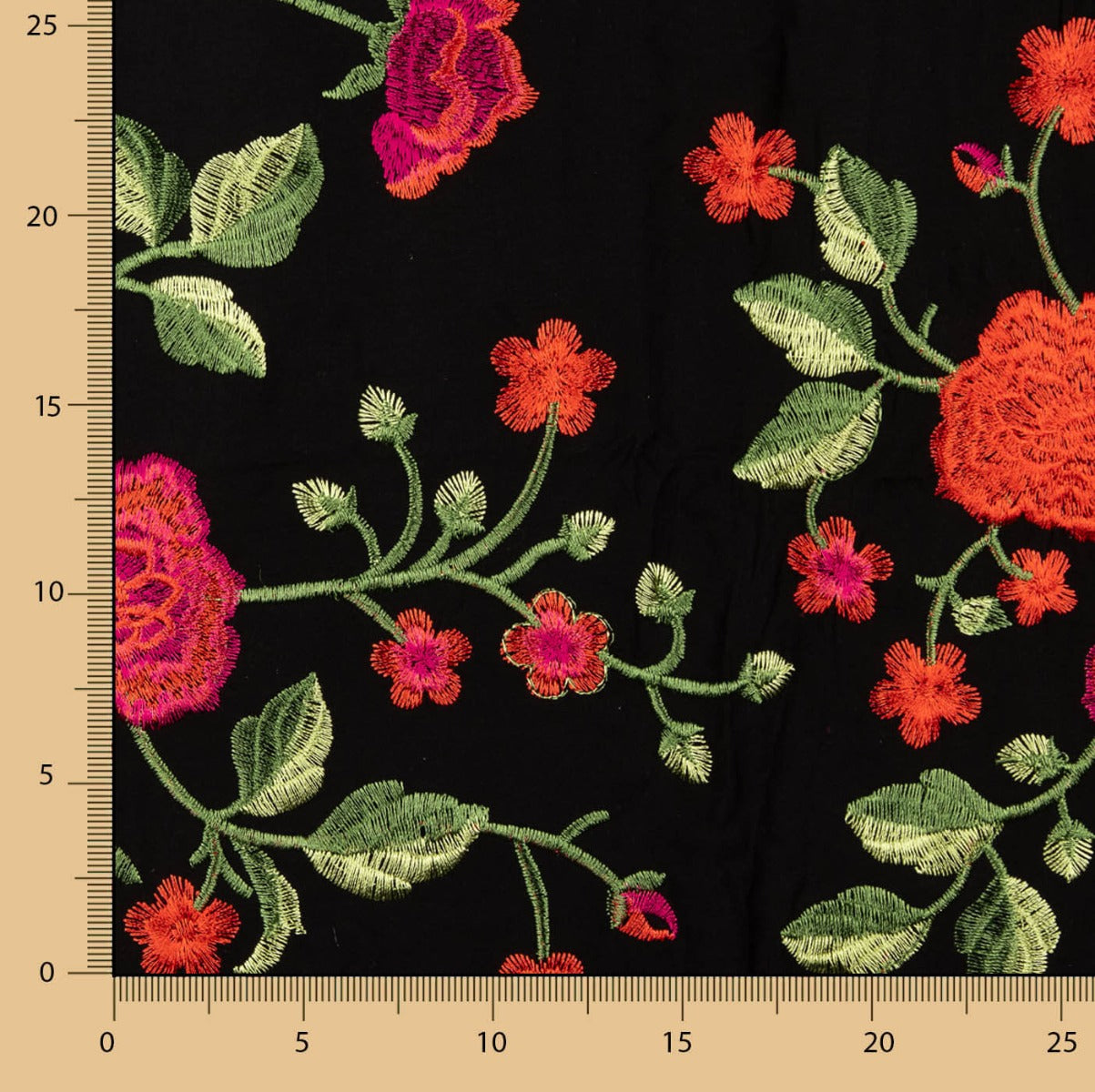 Mantón Bordado Rosa Roja Tencel Negro - Ribes y Casals