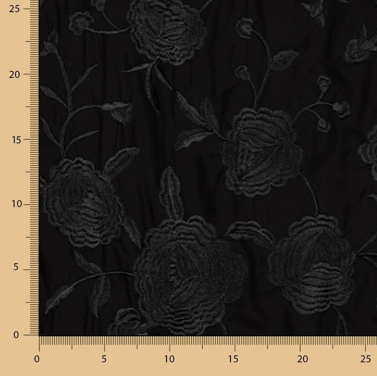 Xale Bordado Preto Tencel Preto - Ribes y Casals