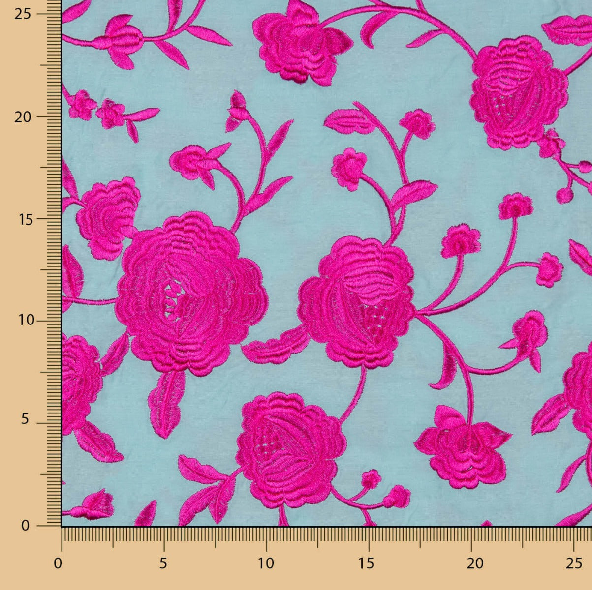 Xale Bordado Fúcsia Tencel Azul Claro - Ribes y Casals