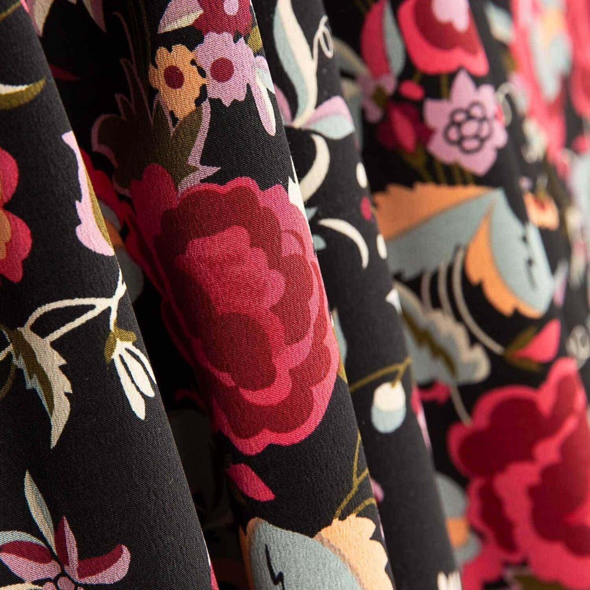 Crepe Poliéster Muito Caimento Estampado Xale Preto - Ribes y Casals