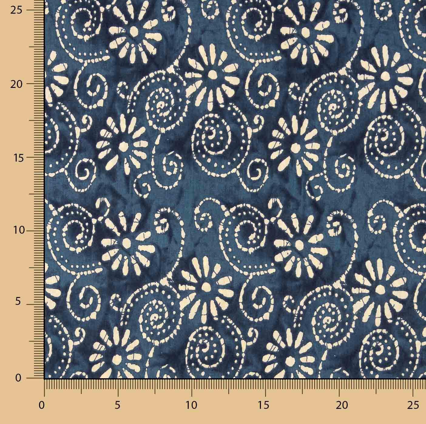 Veilão de Algodão Estampado com Espirais Batik Índigo - Ribes y Casals