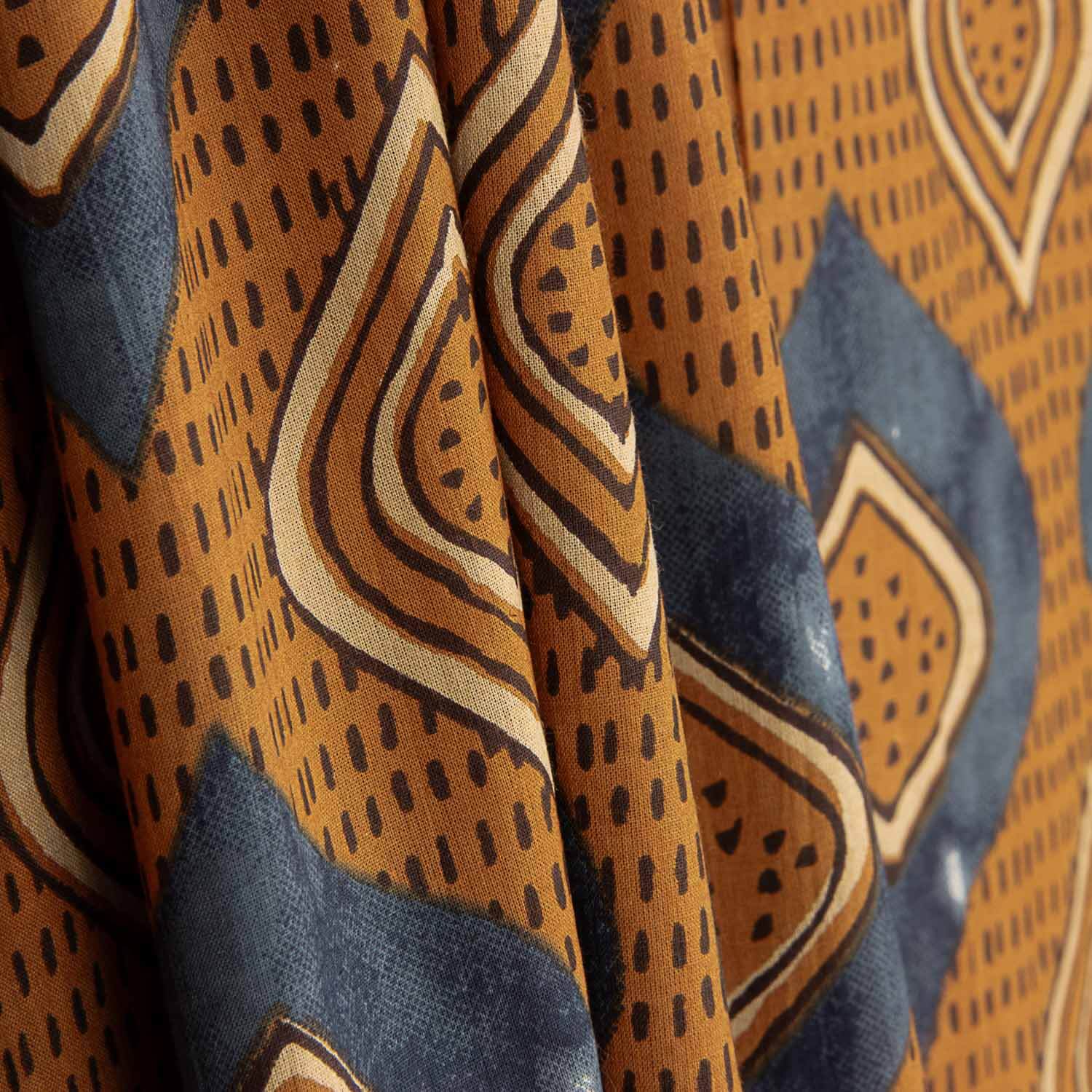 Voile de Algodão Estampado Ikat Terra Índigo - Ribes y Casals