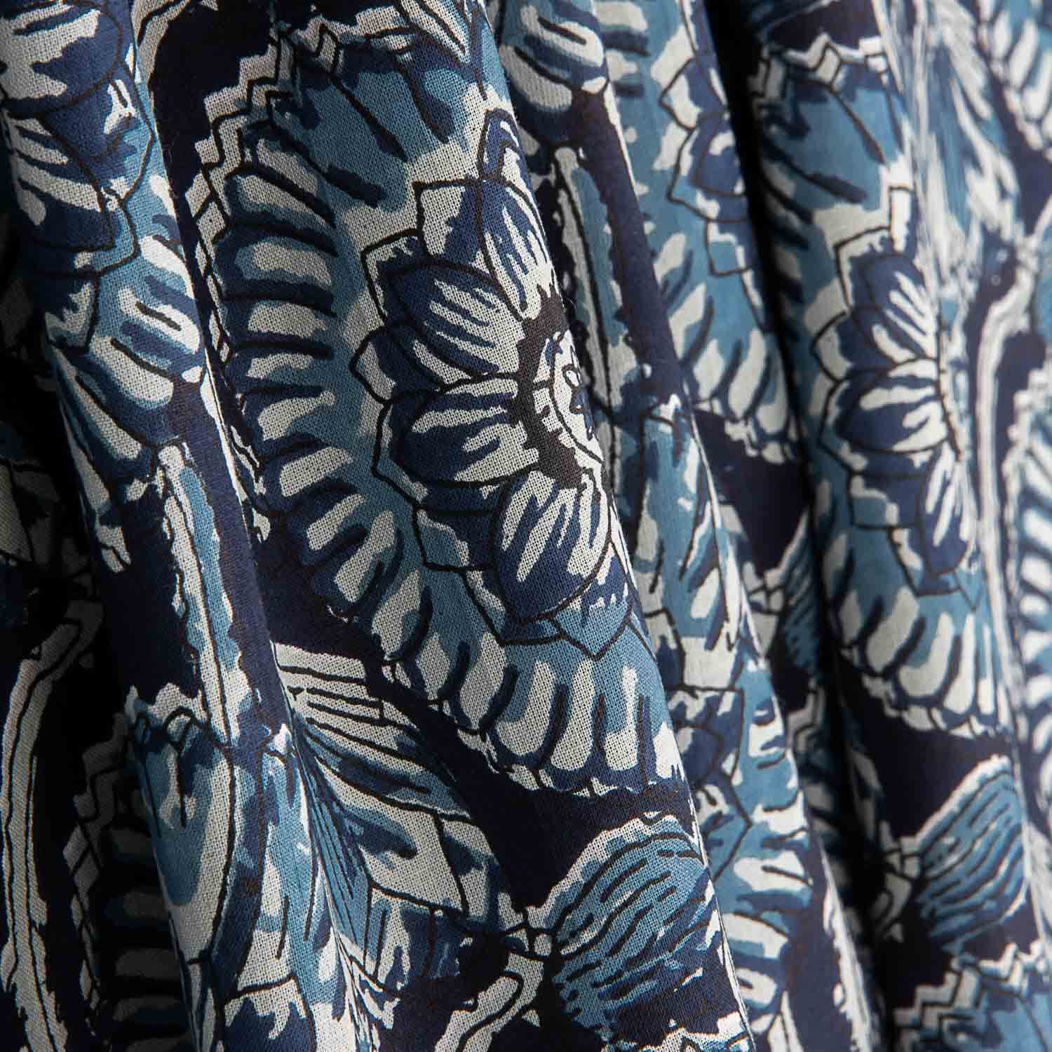 Veilão de Algodão Estampado com Espirais Batik Índigo - Ribes y Casals