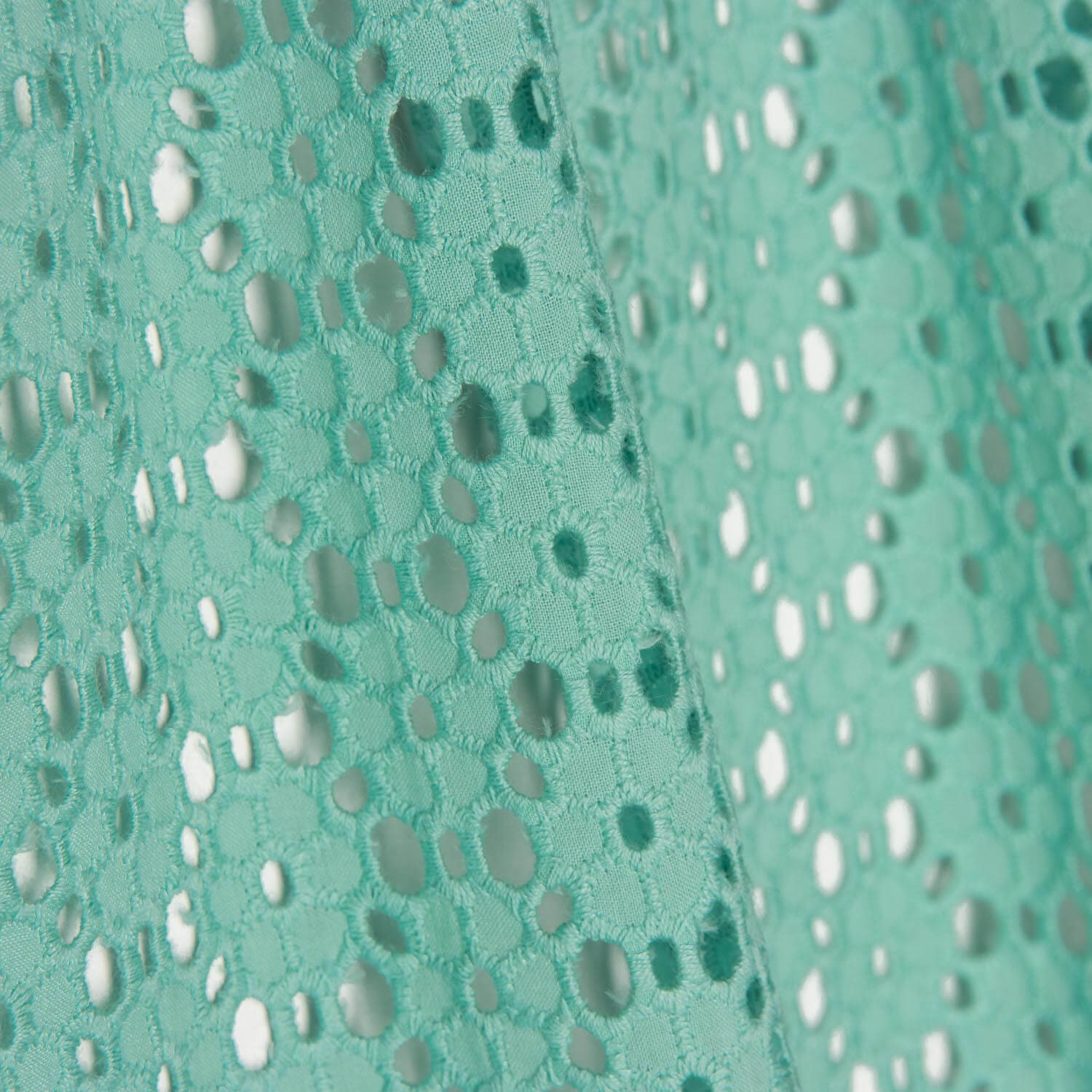 Bordado suíço Margarida Verde Água - Ribes y Casals