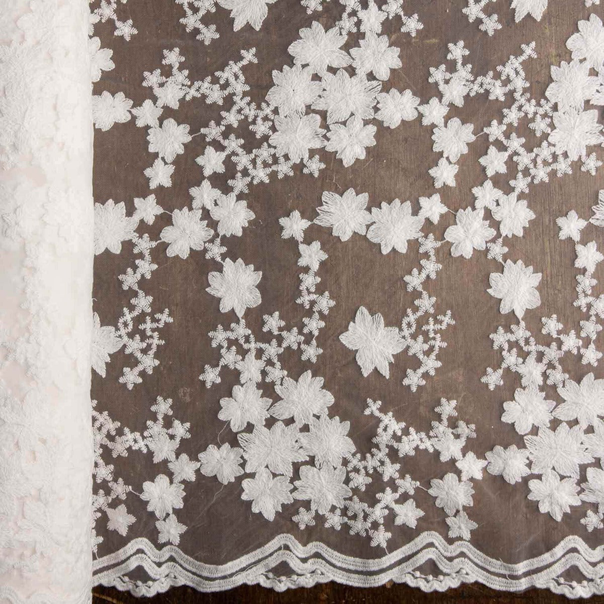 Tule Bordado Hanami - Ribes y Casals