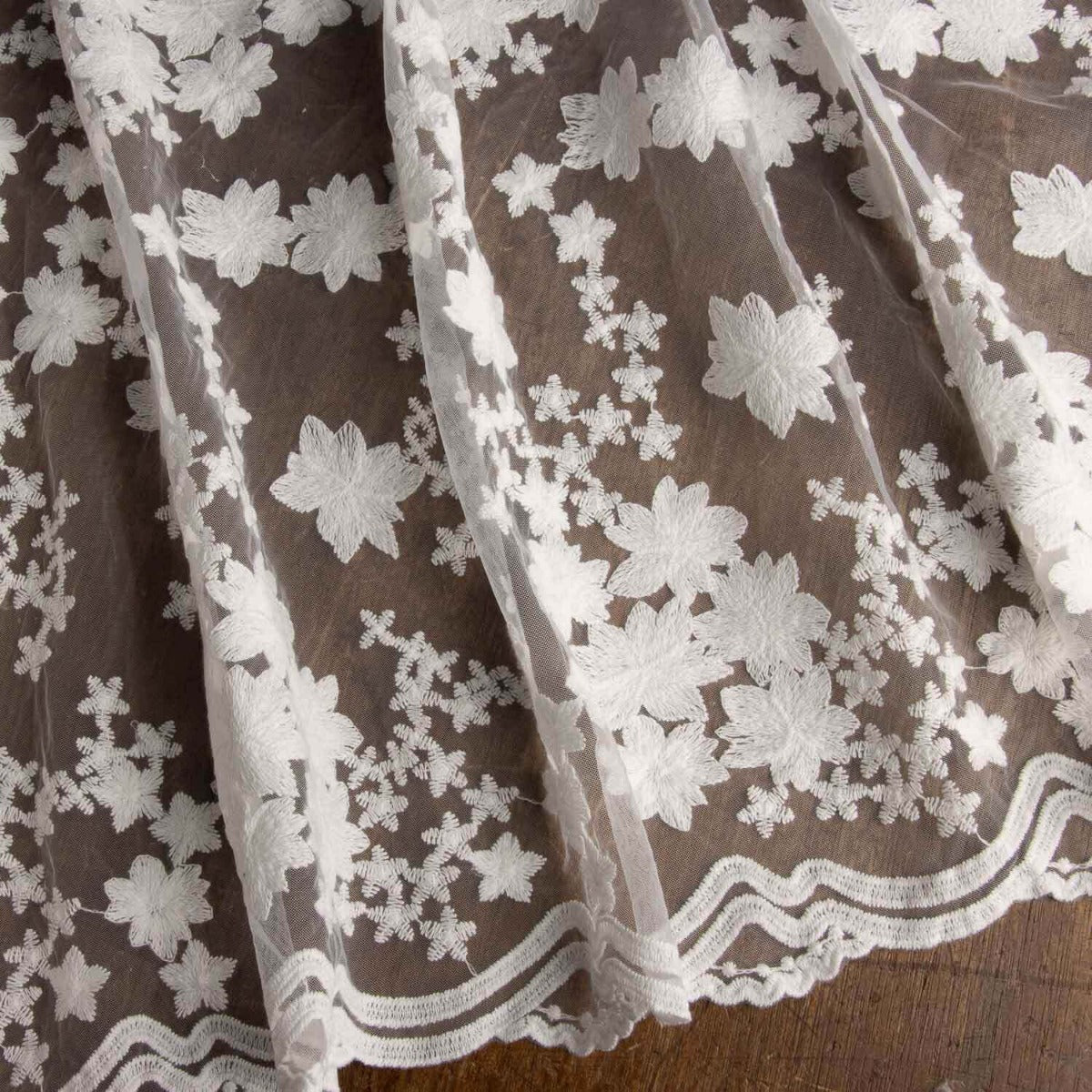 Tule Bordado Hanami - Ribes y Casals