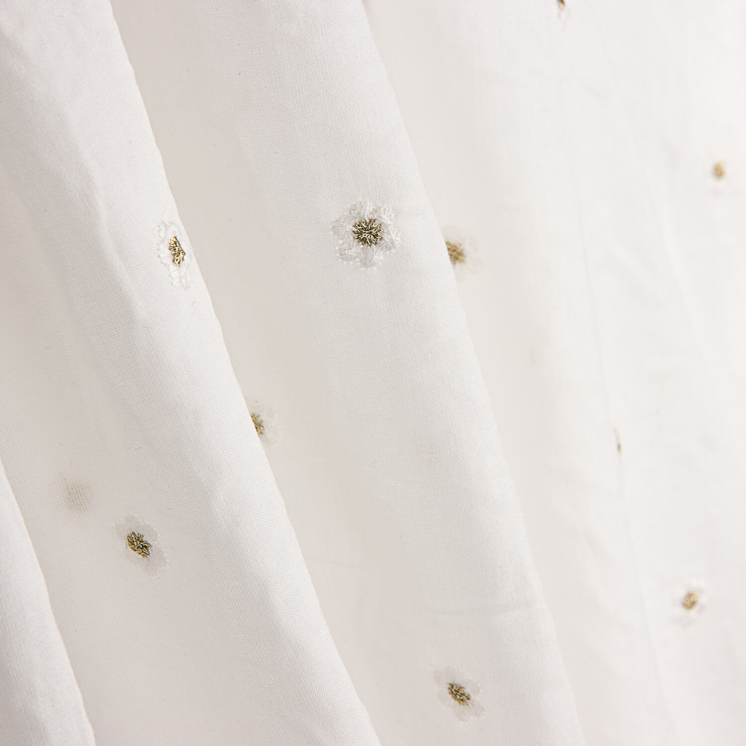 Voile de algodão branco com bordado floral e lúrex dourado - Ribes y Casals