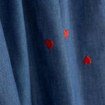 Denim de Algodão Bordado com Corações Vermelhos - Ribes y Casals