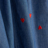 Denim de Algodão Bordado com Corações Vermelhos - Ribes y Casals