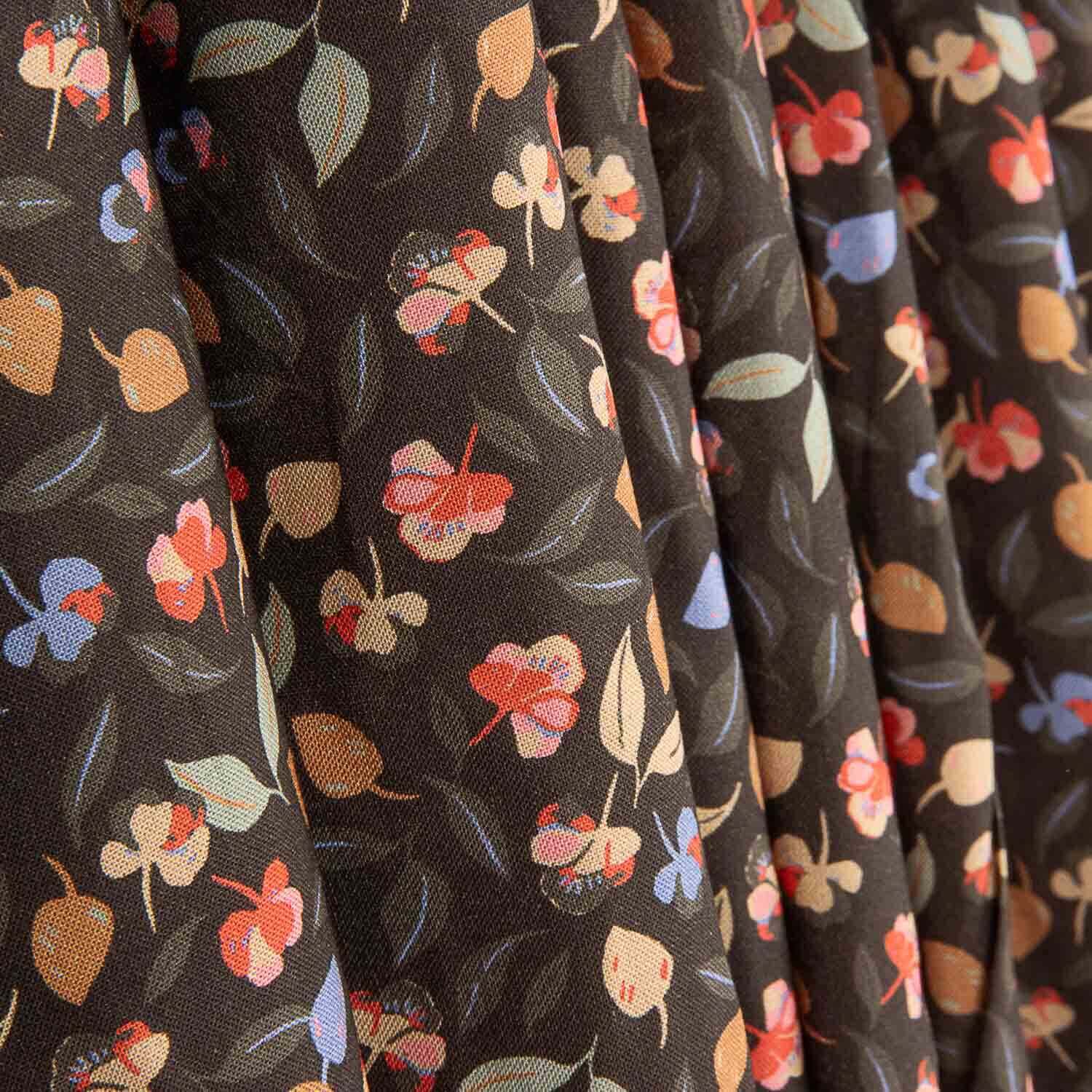 Viscose estampada Garden Noir - Ribes y Casals