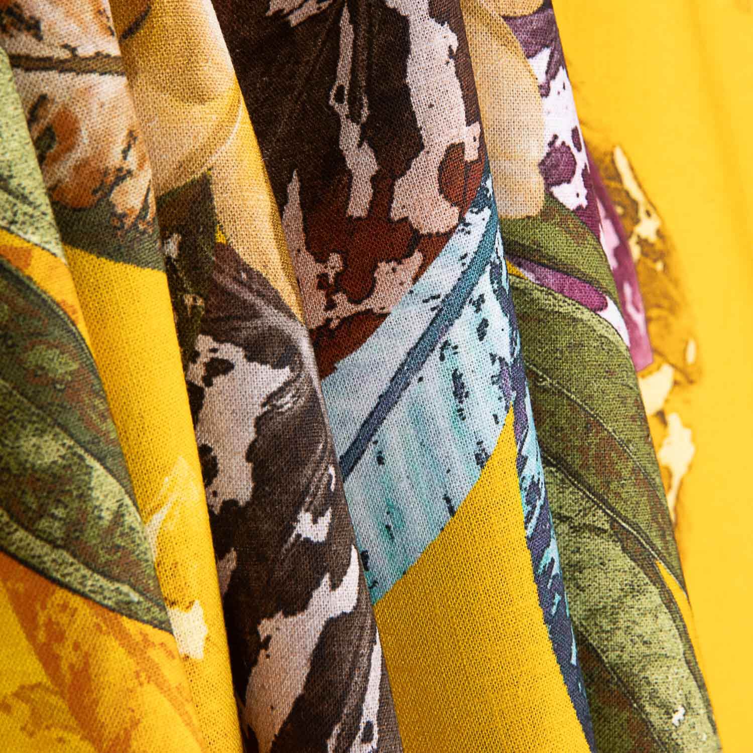 Linho e Algodão com Estampado Tropical Exótico Samoa - Ribes y Casals
