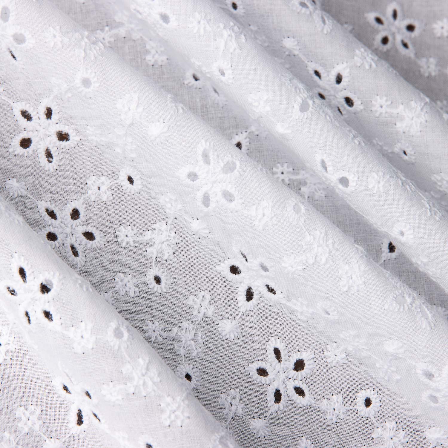 Bordado Suíço Flor Campestre Branco - Ribes y Casals