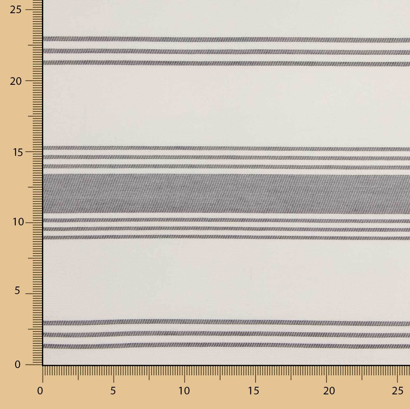 Lona às riscas cinzenta para exterior com revestimento de Teflon - Ribes y Casals
