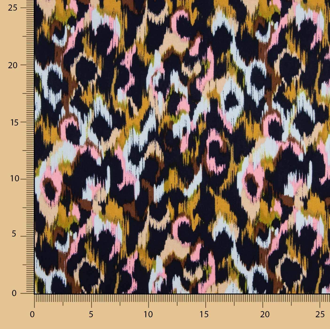 Tecido de viscose acetinado estampado com animal print rosa - Ribes y Casals