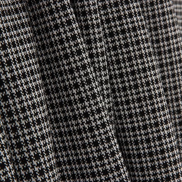 Malha jacquard, padrão «pé-de-galo» e xadrez a preto e branco - Ribes y Casals