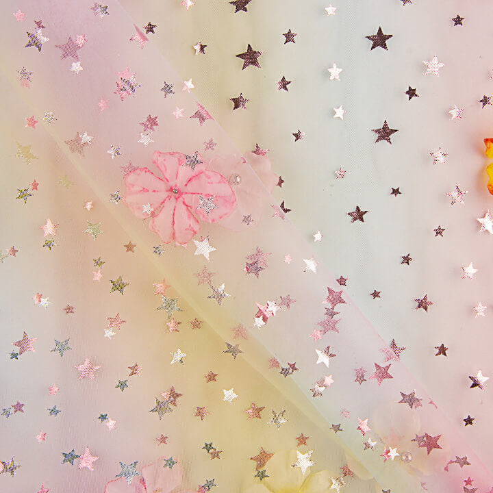 Tule arco-íris «Céu das Fadas» com flores 3D e estrelas - Ribes y Casals