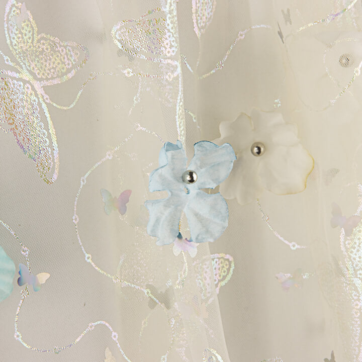 Tule «Jardim de Borboletas» com Flores 3D e Lamé Prateado - Ribes y Casals