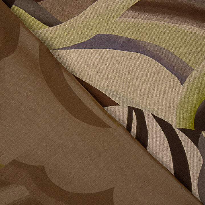 Tecido de viscose estampado de dupla face com ondas abstratas em tom de azeitona - Ribes y Casals