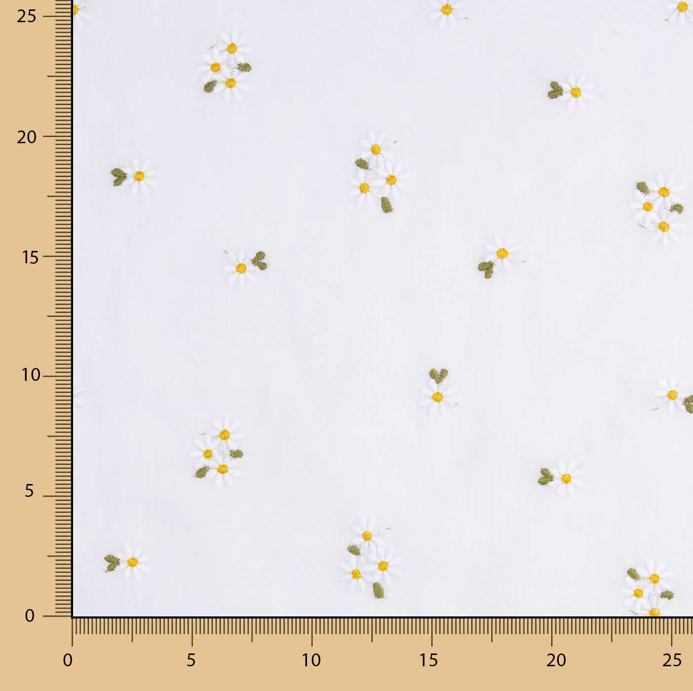 Batista Algodão Bordada Margaridas Brancas - Ribes y Casals