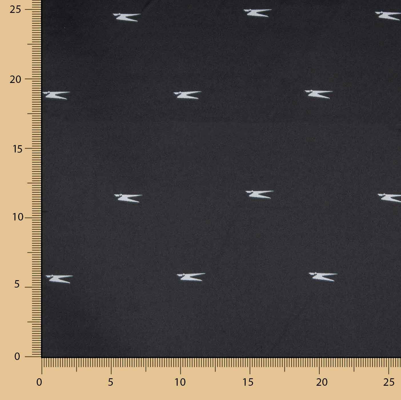 Seda Viscose Estampado Minimal Preto - Ribes y Casals
