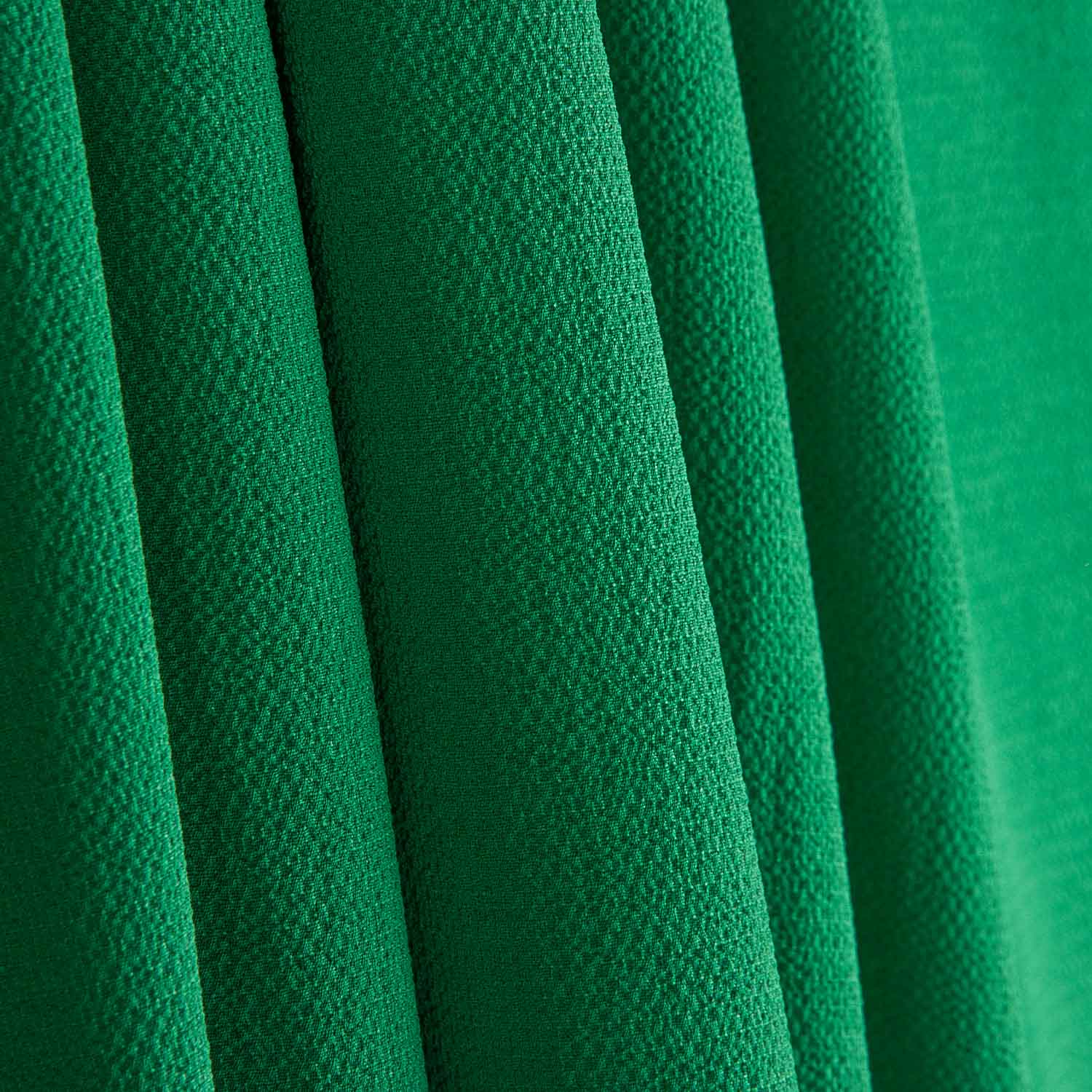Crepe com textura verde esmeralda - Ribes y Casals