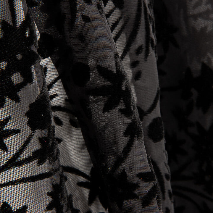 Devoré Floral Preto sobre Chiffon - Ribes y Casals