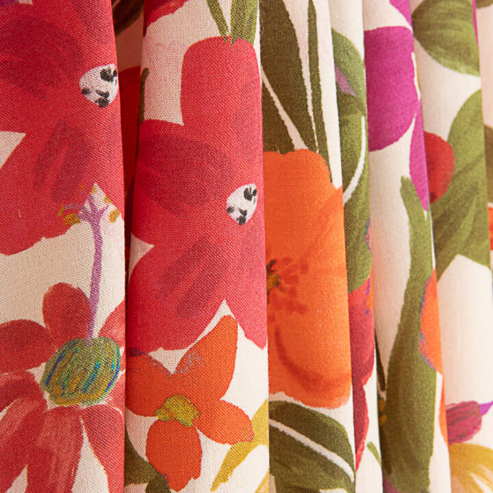 Viscose estampada com flores em fúcsia e laranja - Ribes y Casals