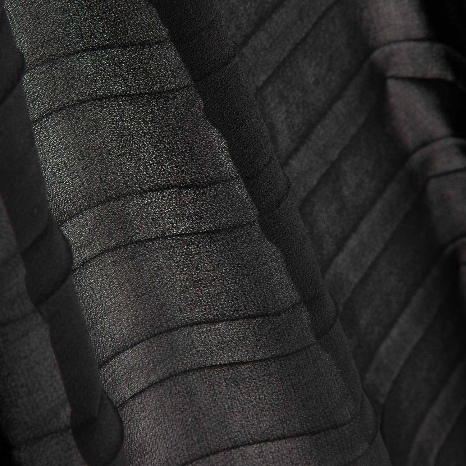 Gaze de chiffon plissada Soleil preta - Ribes y Casals