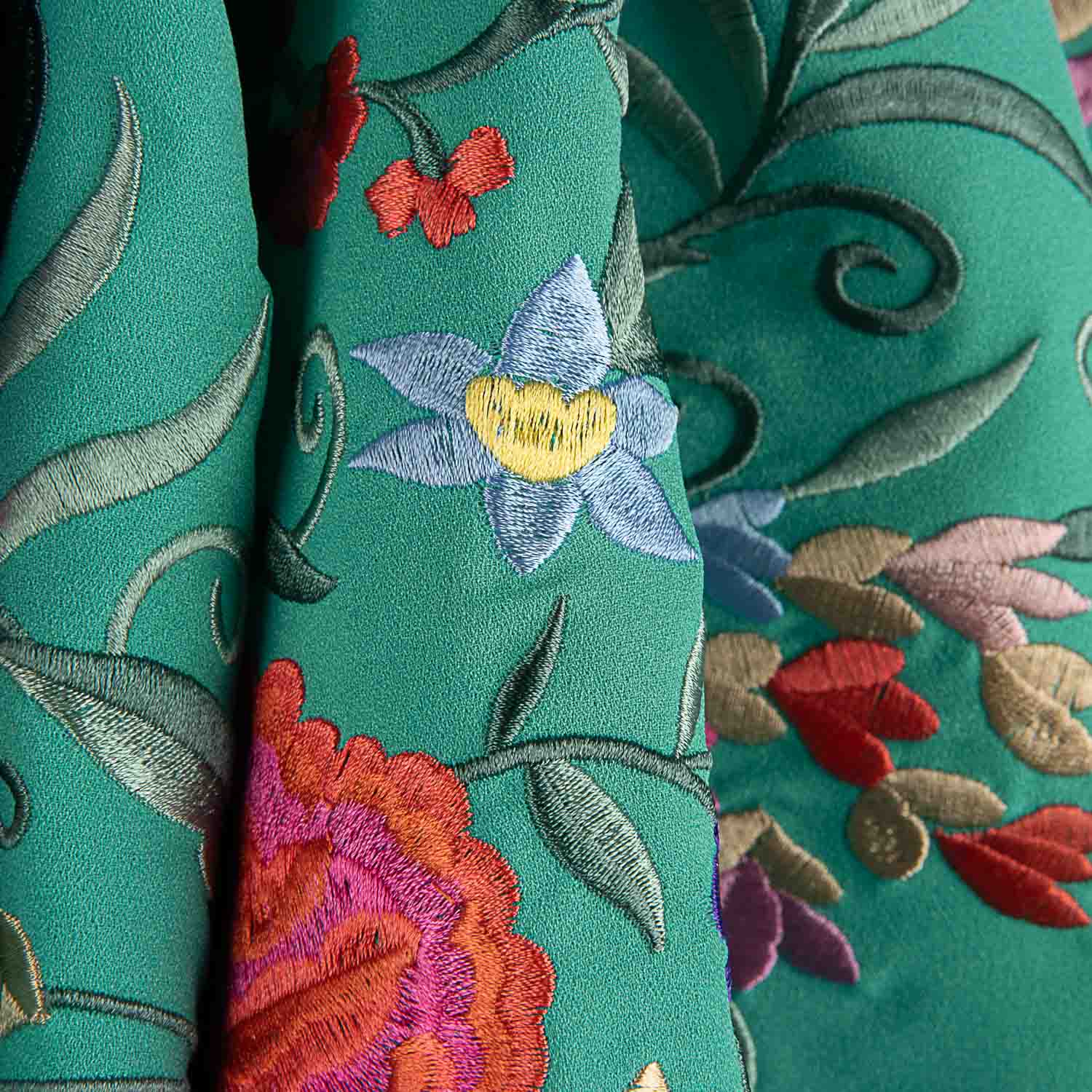 Xaile de flamenca verde bordado - Ribes y Casals